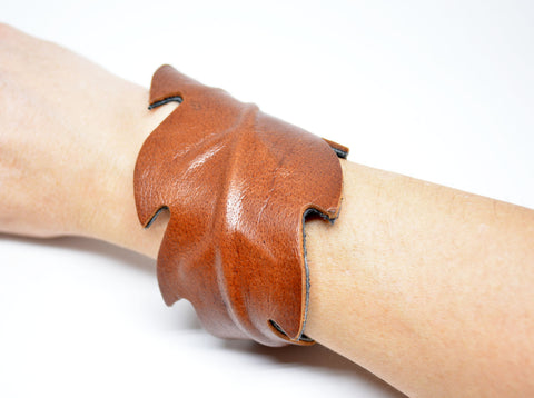 Women's Leather Cuff Bracelet Tan - edocollection